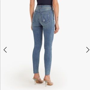 Mother Denim Stunner Ankle Fray Graffiti Girl